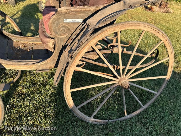 image for item DX0968 Horse drawn carriage