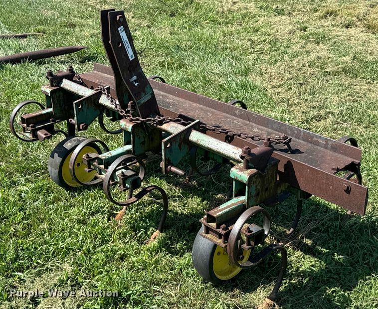 image for item DX1164 John Deere ER019 field cultivator