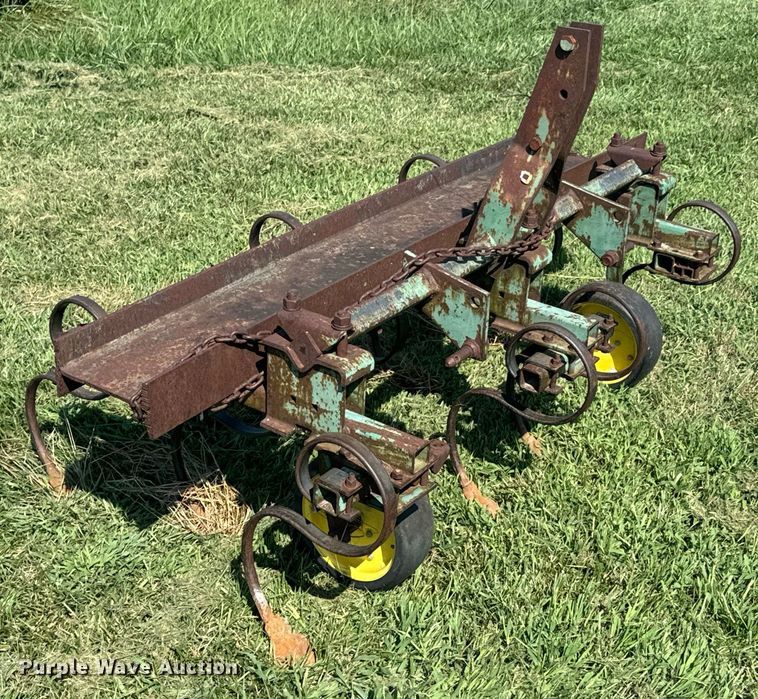 image for item DX1164 John Deere ER019 field cultivator