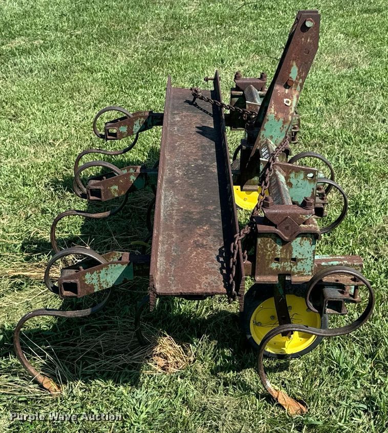 image for item DX1164 John Deere ER019 field cultivator