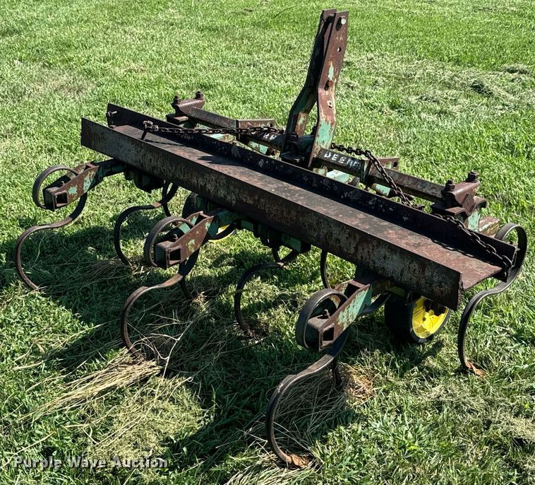 image for item DX1164 John Deere ER019 field cultivator