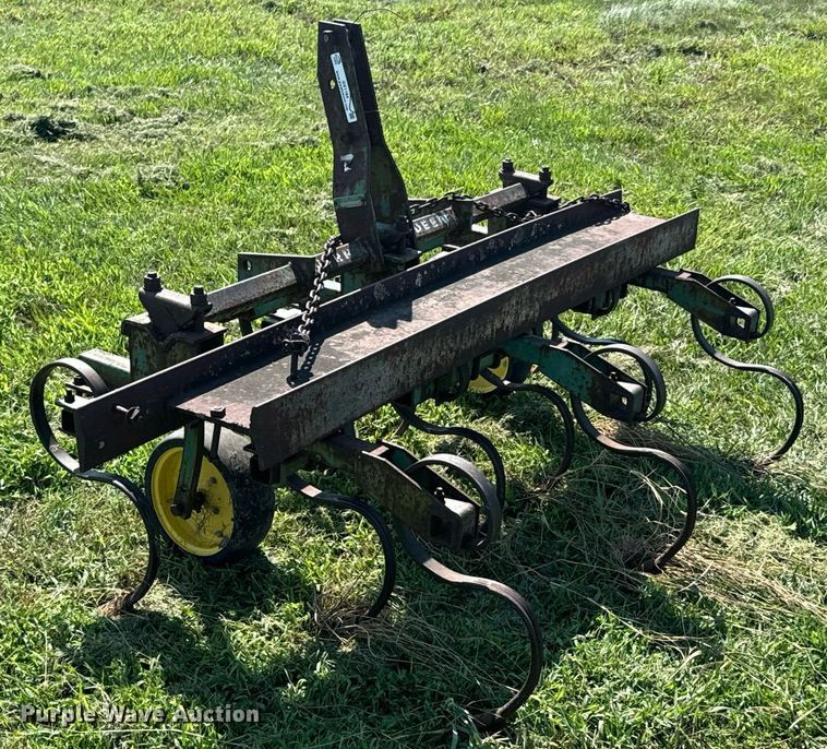image for item DX1164 John Deere ER019 field cultivator