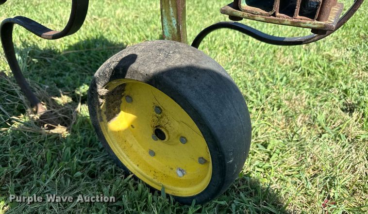 image for item DX1164 John Deere ER019 field cultivator