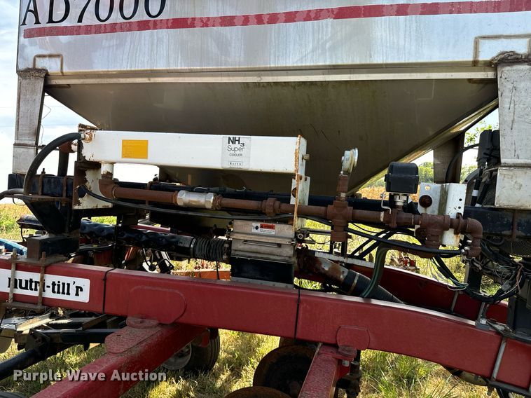 image for item DX1217 Case IH Nutri-Till'r 5310 NH3 applicator