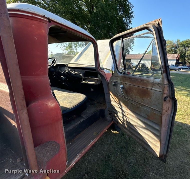 image for item DX1237 1958 Chevrolet 60 Viking grain truck