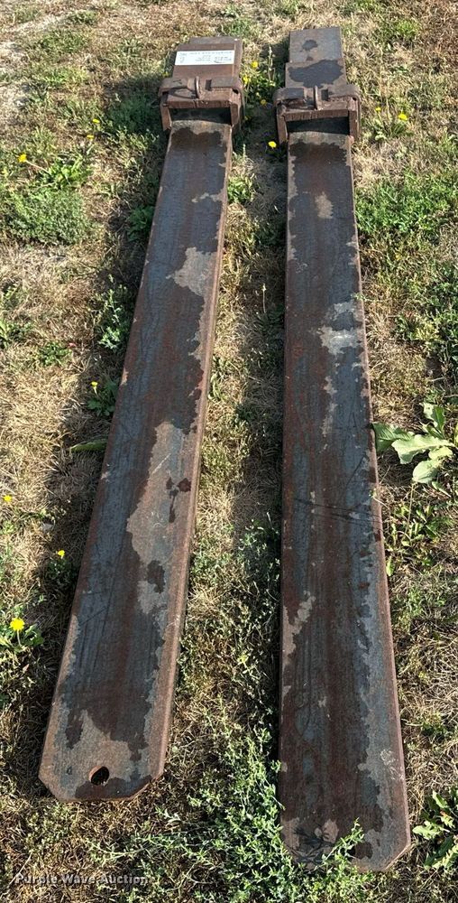 image for item EE7645 Wheel loader forks