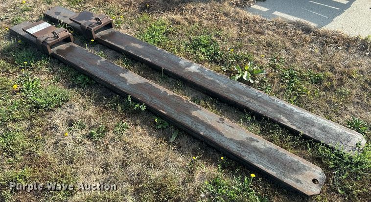 image for item EE7645 Wheel loader forks