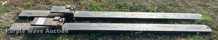 image for item EE7645 Wheel loader forks