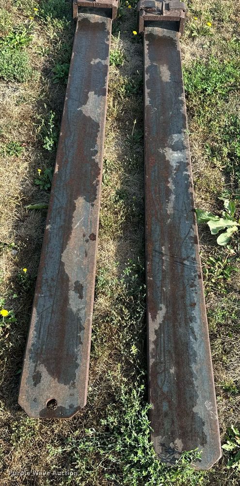 image for item EE7645 Wheel loader forks