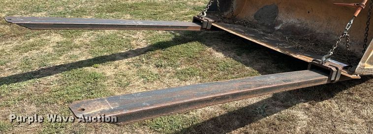 image for item EE7645 Wheel loader forks