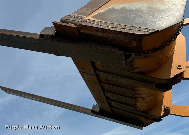 image for item EE7645 Wheel loader forks