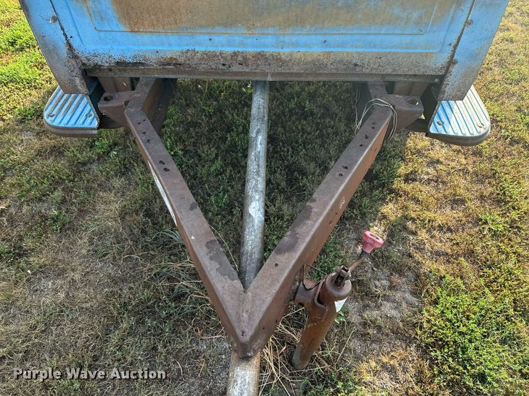 image for item EE7647 Pickup truck bed trailer