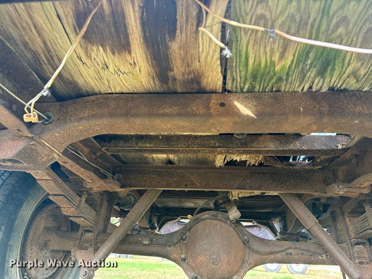 image for item EE7647 Pickup truck bed trailer