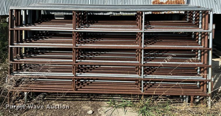 image for item EE7649 (22) 10' L fence panels