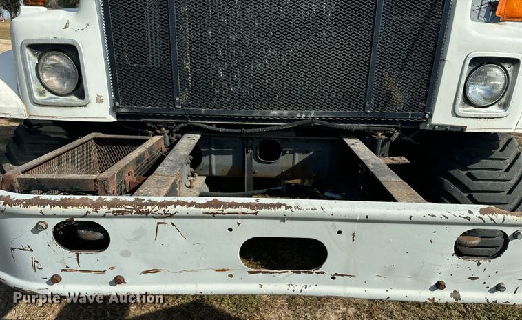 image for item EE7652 1990 International 2554 manure spreader truck