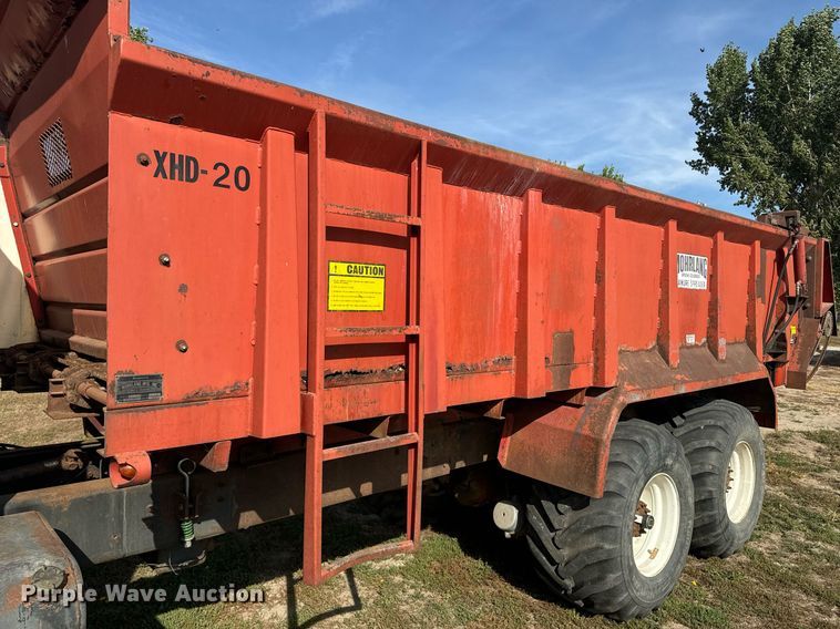 image for item EE7652 1990 International 2554 manure spreader truck