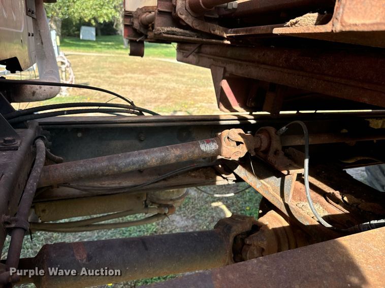 image for item EE7652 1990 International 2554 manure spreader truck