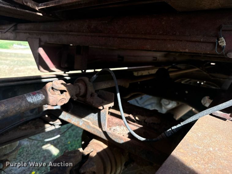 image for item EE7652 1990 International 2554 manure spreader truck