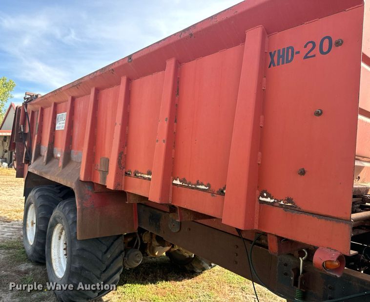 image for item EE7652 1990 International 2554 manure spreader truck