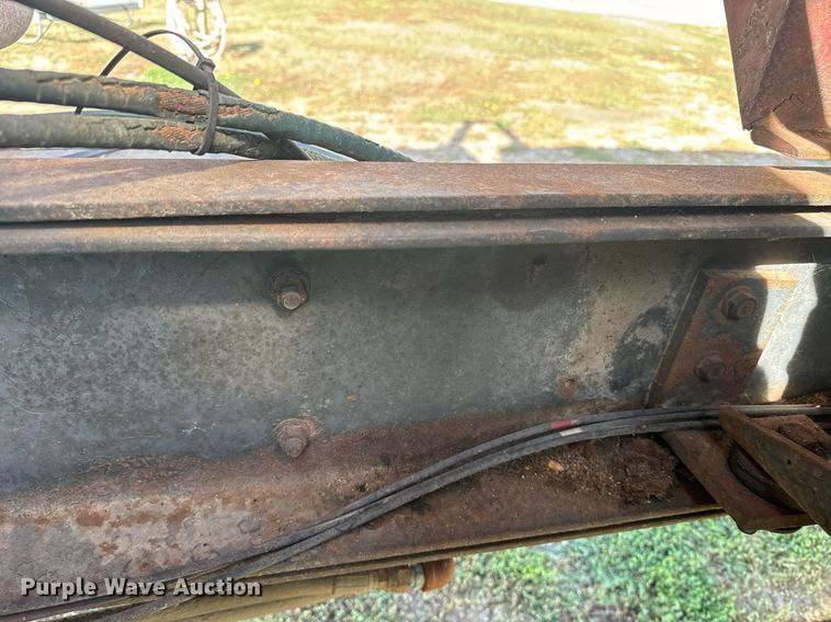 image for item EE7652 1990 International 2554 manure spreader truck