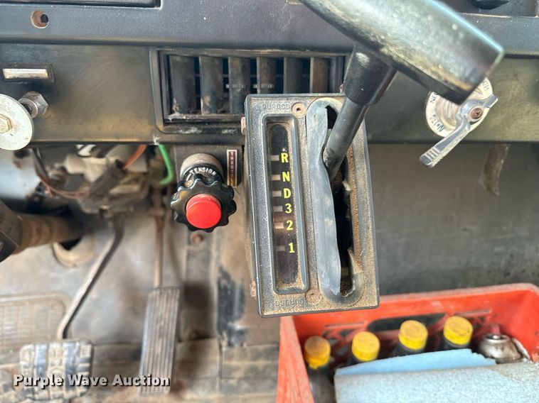 image for item EE7652 1990 International 2554 manure spreader truck