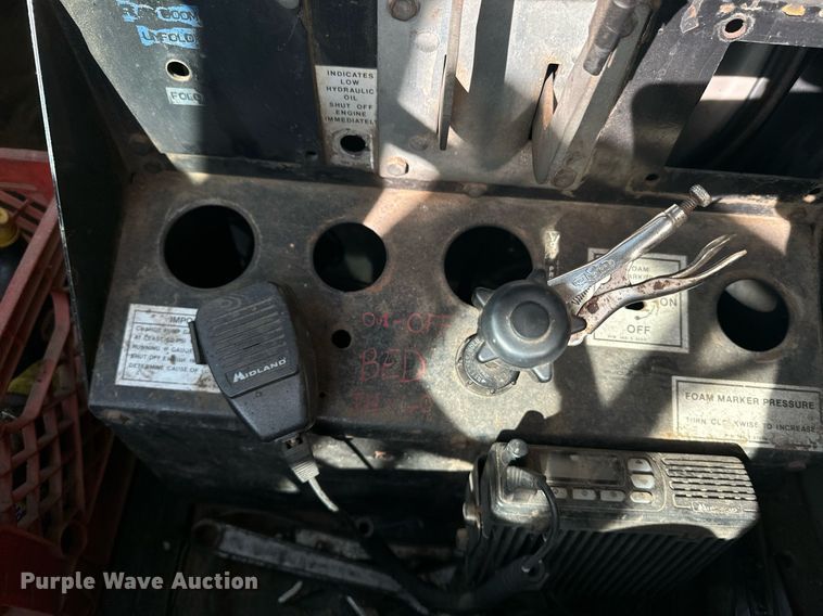 image for item EE7652 1990 International 2554 manure spreader truck