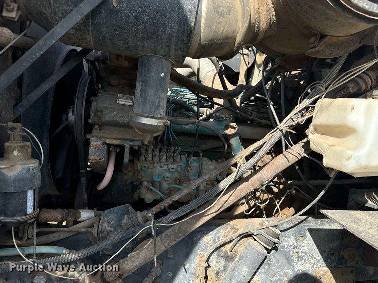 image for item EE7652 1990 International 2554 manure spreader truck