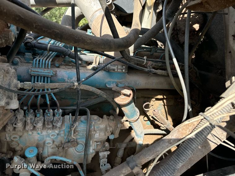 image for item EE7652 1990 International 2554 manure spreader truck