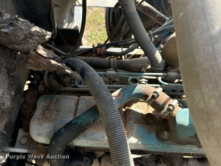 image for item EE7652 1990 International 2554 manure spreader truck