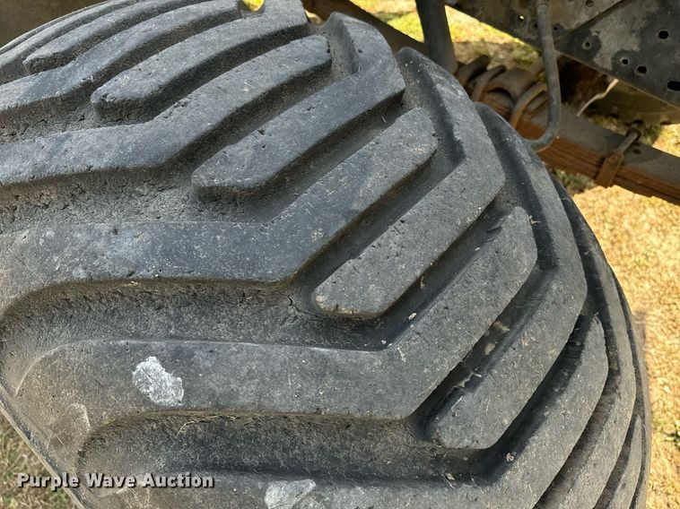 image for item EE7652 1990 International 2554 manure spreader truck