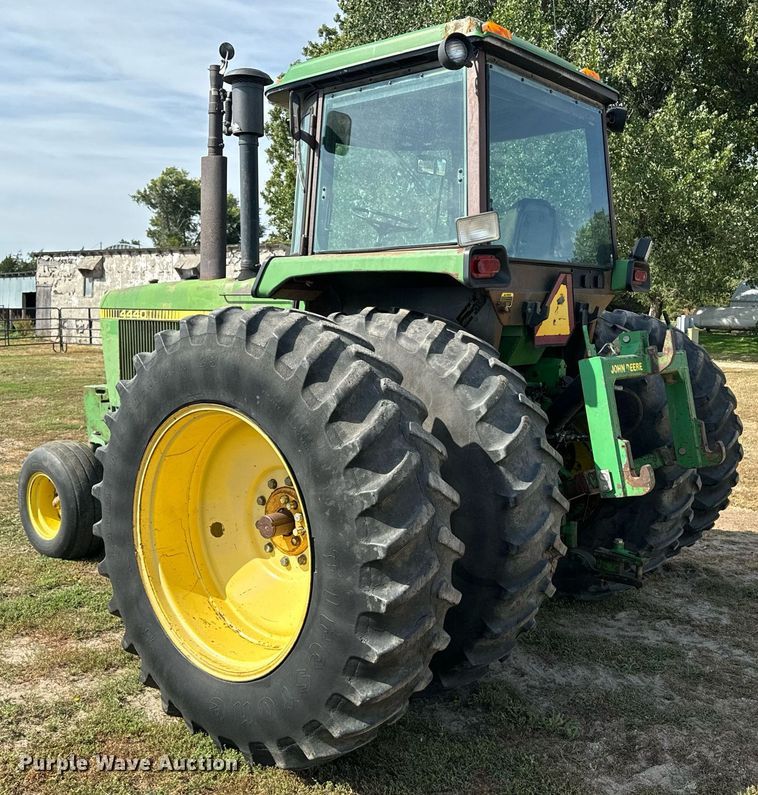 image for item EE7653 1978 John Deere 4440H tractor