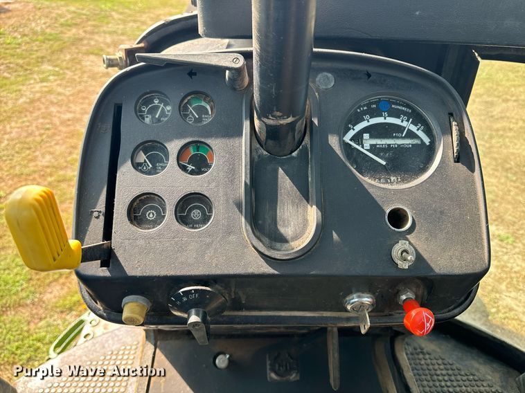 image for item EE7653 1978 John Deere 4440H tractor