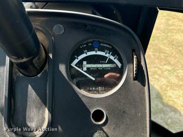 image for item EE7653 1978 John Deere 4440H tractor