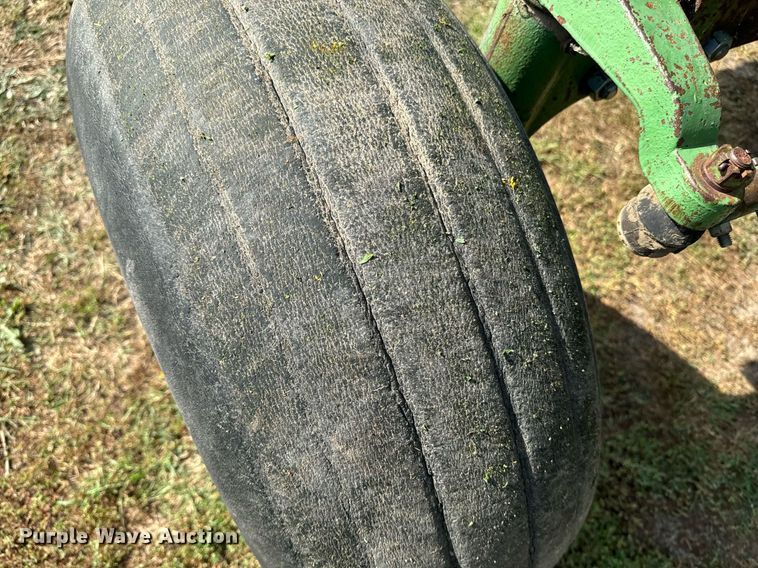 image for item EE7653 1978 John Deere 4440H tractor