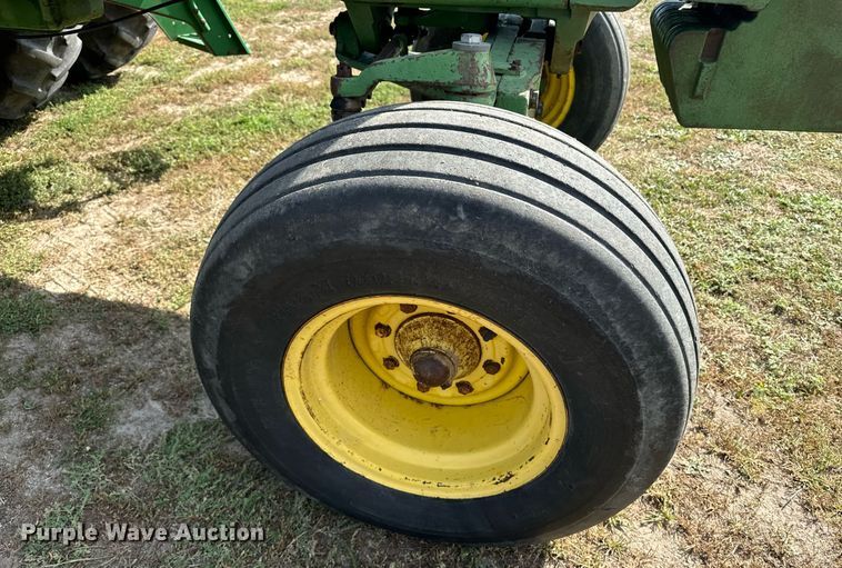 image for item EE7653 1978 John Deere 4440H tractor
