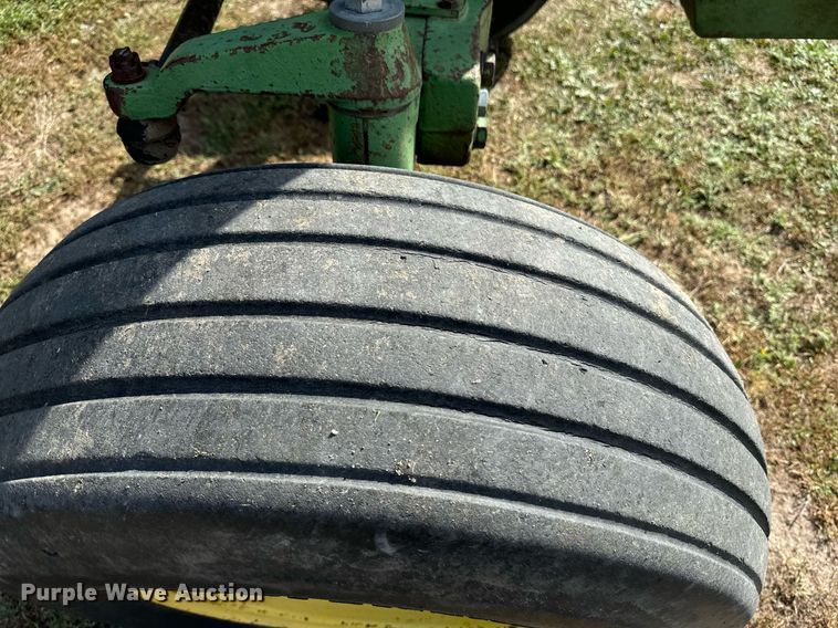 image for item EE7653 1978 John Deere 4440H tractor