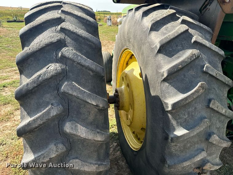 image for item EE7653 1978 John Deere 4440H tractor