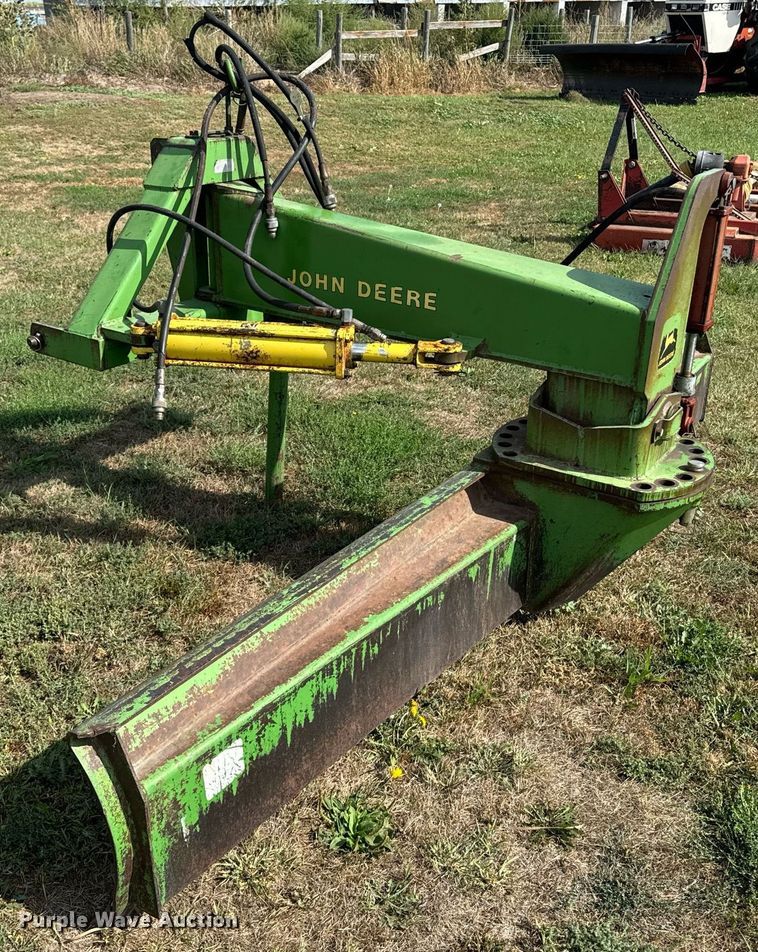 image for item EE7654 John Deere three point blade