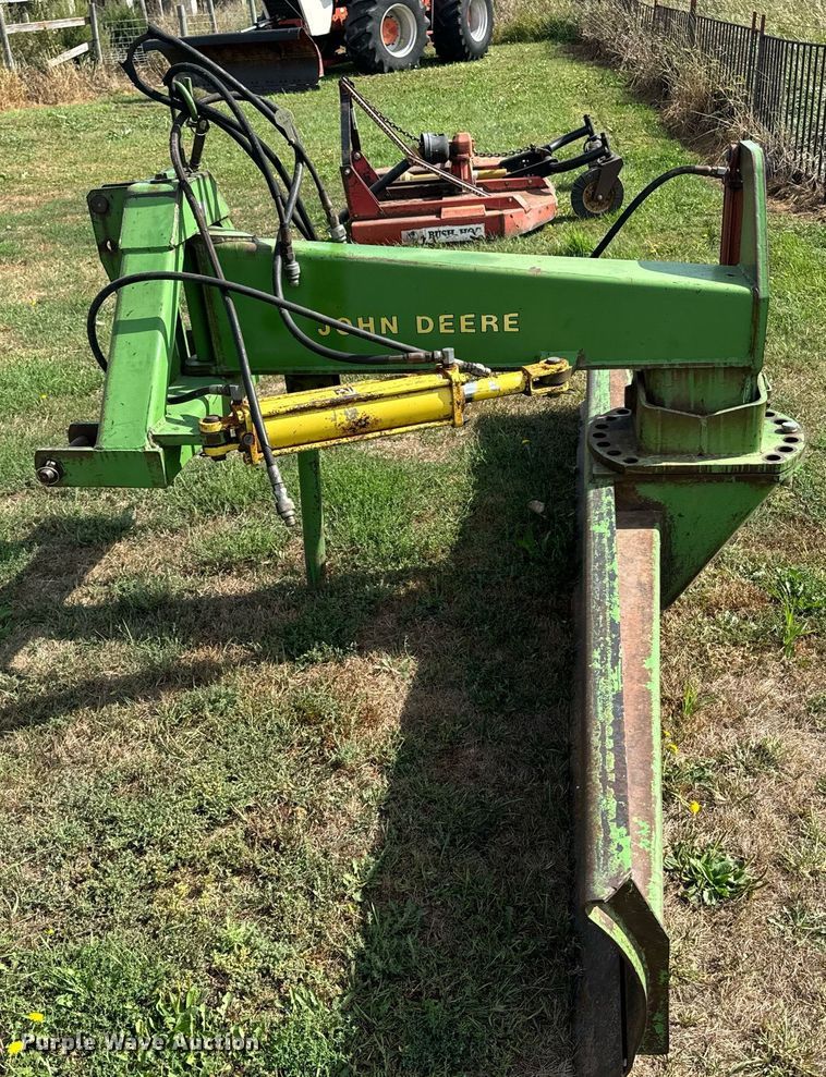 image for item EE7654 John Deere three point blade