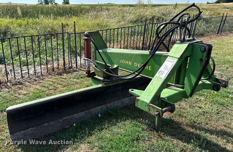 image for item EE7654 John Deere three point blade