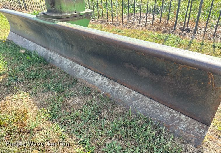 image for item EE7654 John Deere three point blade