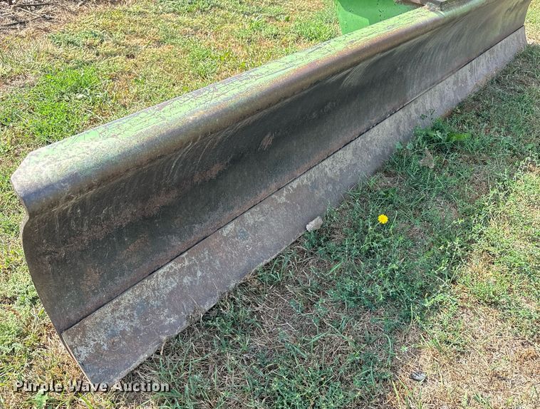 image for item EE7654 John Deere three point blade