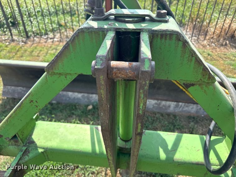 image for item EE7654 John Deere three point blade