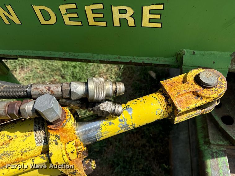 image for item EE7654 John Deere three point blade