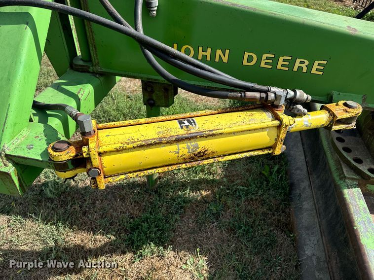 image for item EE7654 John Deere three point blade