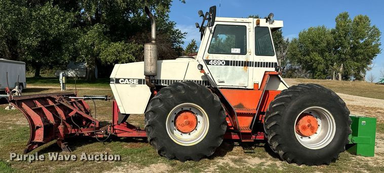 image for item EE7656 1979 Case 4690 4WD tractor