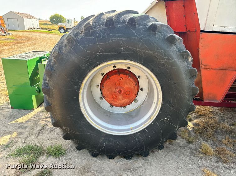 image for item EE7656 1979 Case 4690 4WD tractor