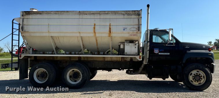 image for item EH7010 2000 Chevrolet C8500 fertilizer delivery truck