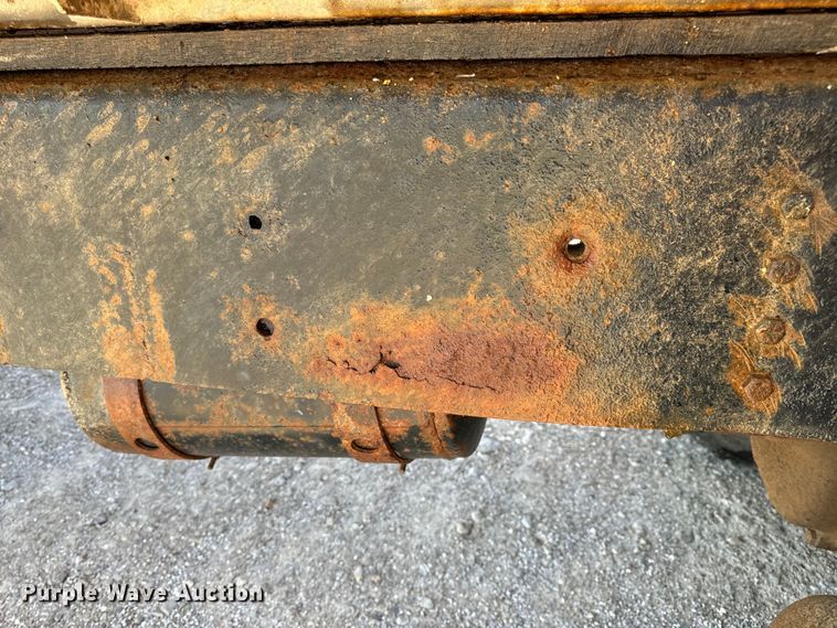 image for item EH7010 2000 Chevrolet C8500 fertilizer delivery truck