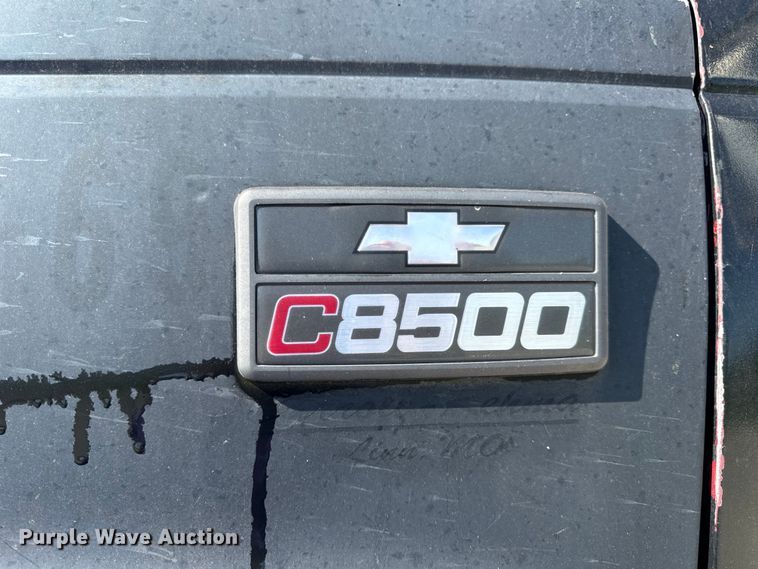 image for item EH7010 2000 Chevrolet C8500 fertilizer delivery truck